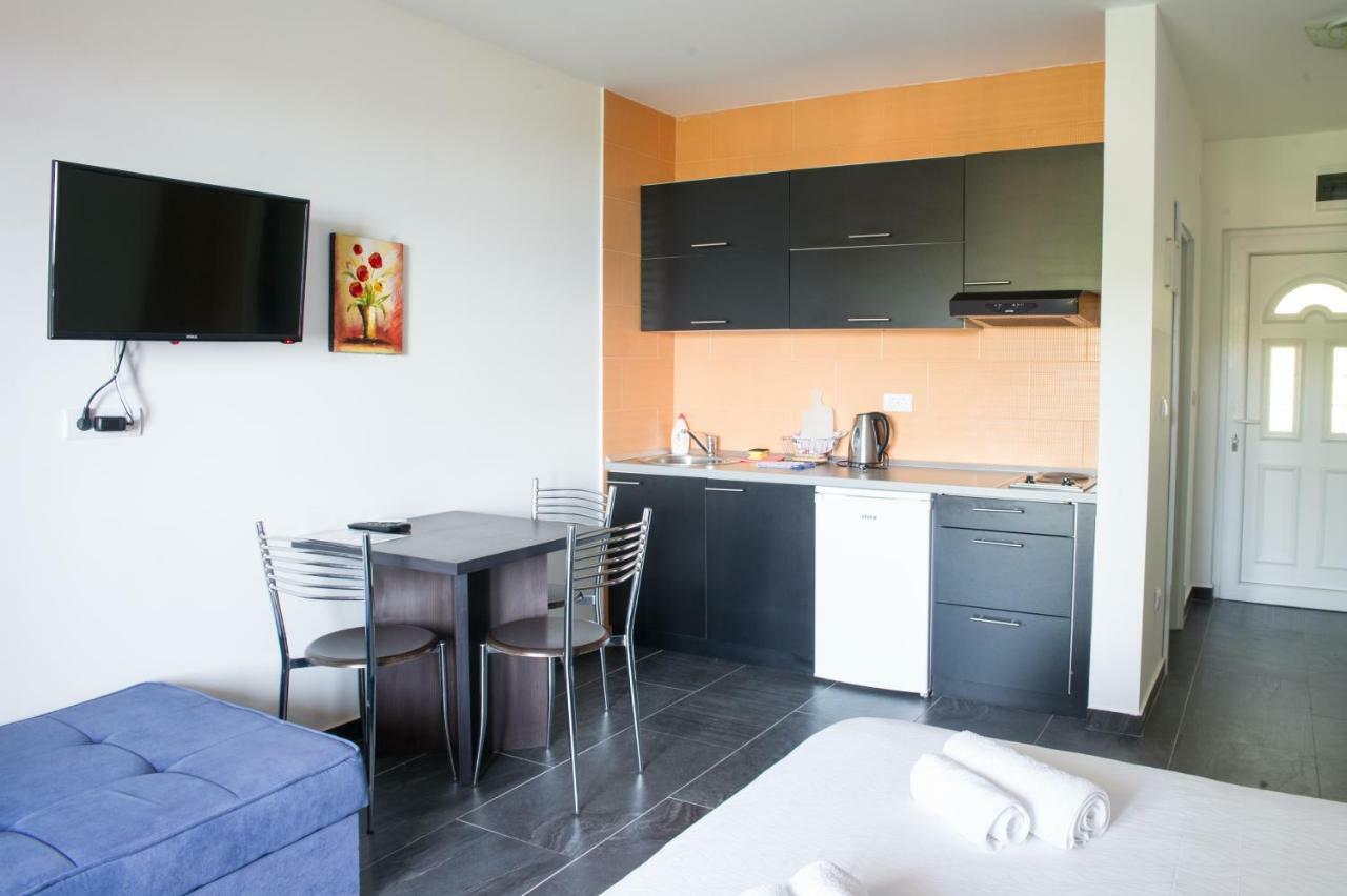 Alessandra Apartments Свети Стефан Екстериор снимка